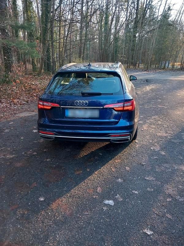 Second-hand Audi A4 Advanced 150 CP (110 kW) 2019 Albastru Break