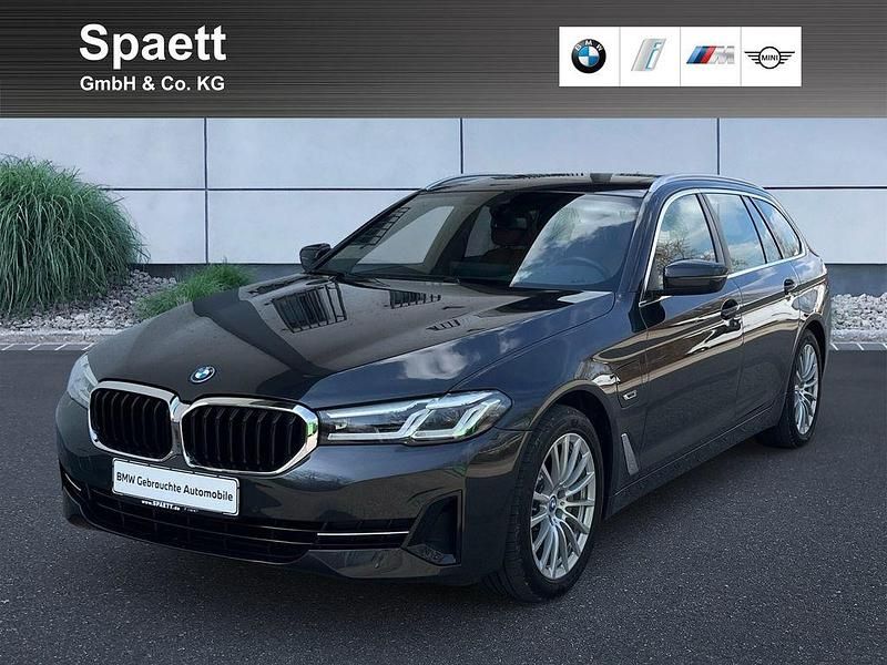 Gebraucht BMW 530e 184 PS (135 kW) 2022 Grau Kombi