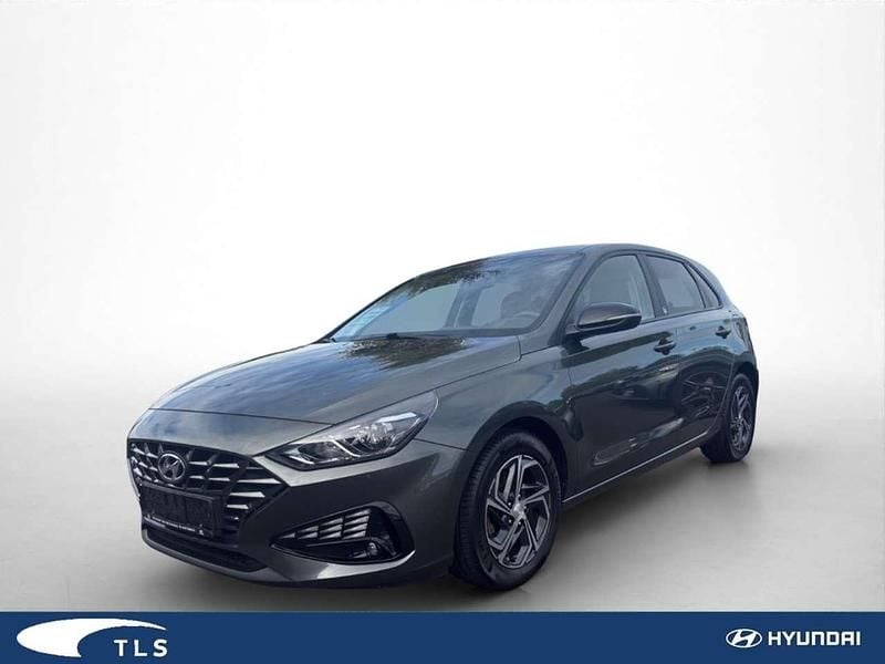 Grau Gebraucht 2021 Hyundai i30 Edition 30 Limousine | 14.980 € (Guter Preis) - Bild 1/4