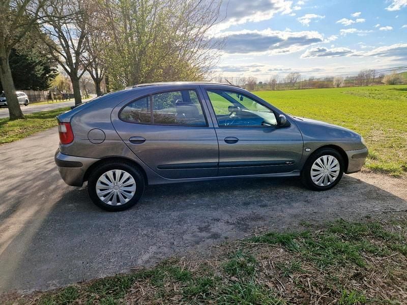 Gebraucht Renault Mégane II 107 PS (78 kW) 2002 Grau Limousine