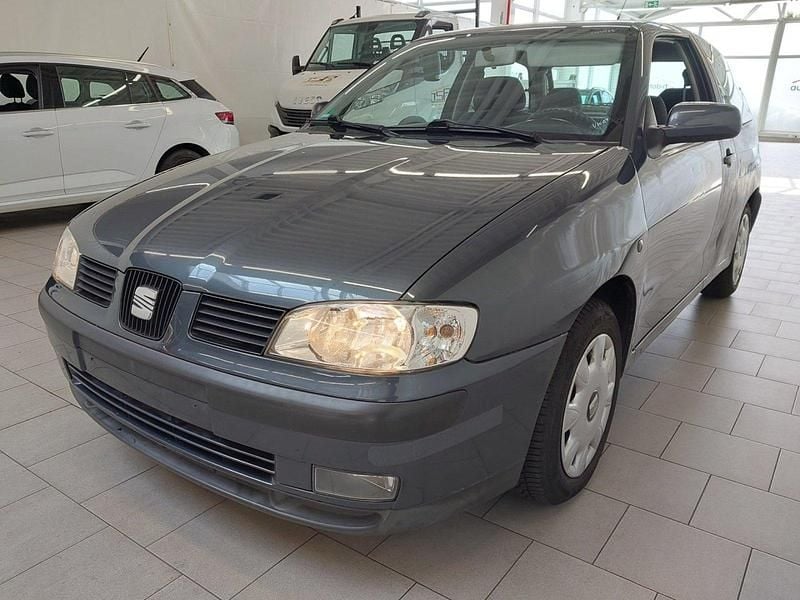 Grau Gebraucht 2000 Seat Ibiza Kleinwagen | 1.250 € (Fairer Preis) - Bild 1/4