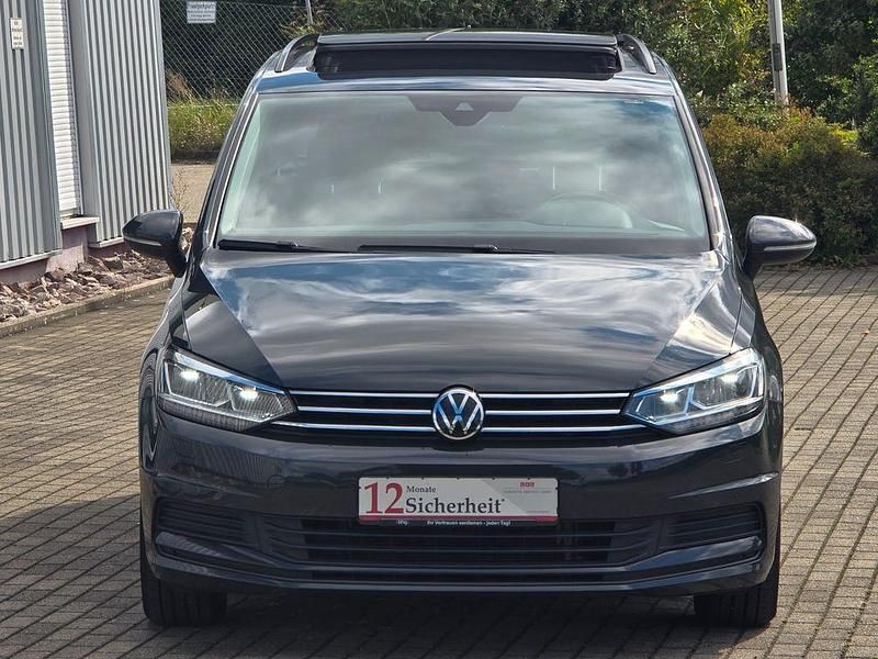 Gebraucht VW Touran 122 PS (89 kW) 2022 Grau Van / Kleinbus