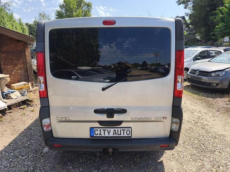 Gebraucht Opel Vivaro 114 PS (83 kW) 2008 Silber Van / Kleinbus