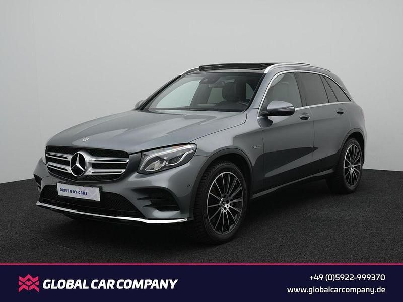 Selenitgrau metalliclack Gebraucht 2019 Mercedes GLC250 AMG line SUV | 32.450 € (Fairer Preis) - Bild 1/4