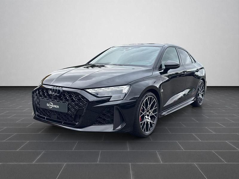 Mythosschwarz metallic (metallic) Gebraucht 2025 Audi RS3 Advanced Kleinwagen | 76.980 € (Teuer) - Bild 1/4
