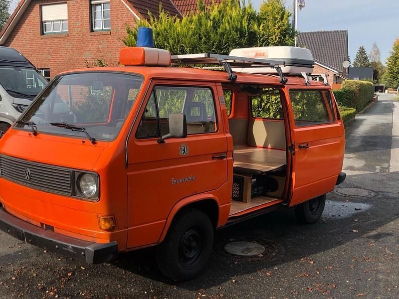 Second-hand VW T3 70 CP (51 kW) 1982 Portocaliu Van