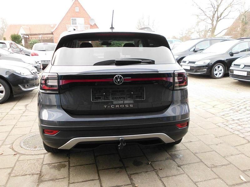 Gebraucht VW T-Cross Move 110 PS (80 kW) 2023 Grau SUV