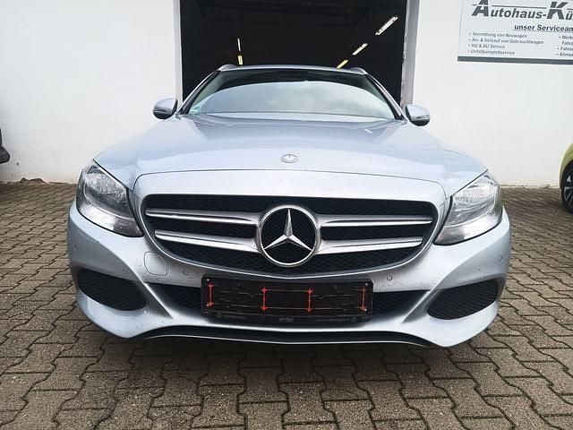 Silber Gebraucht 2017 Mercedes C220 Avantgarde Limousine | 16.990 € (Guter Preis) - Bild 1/4