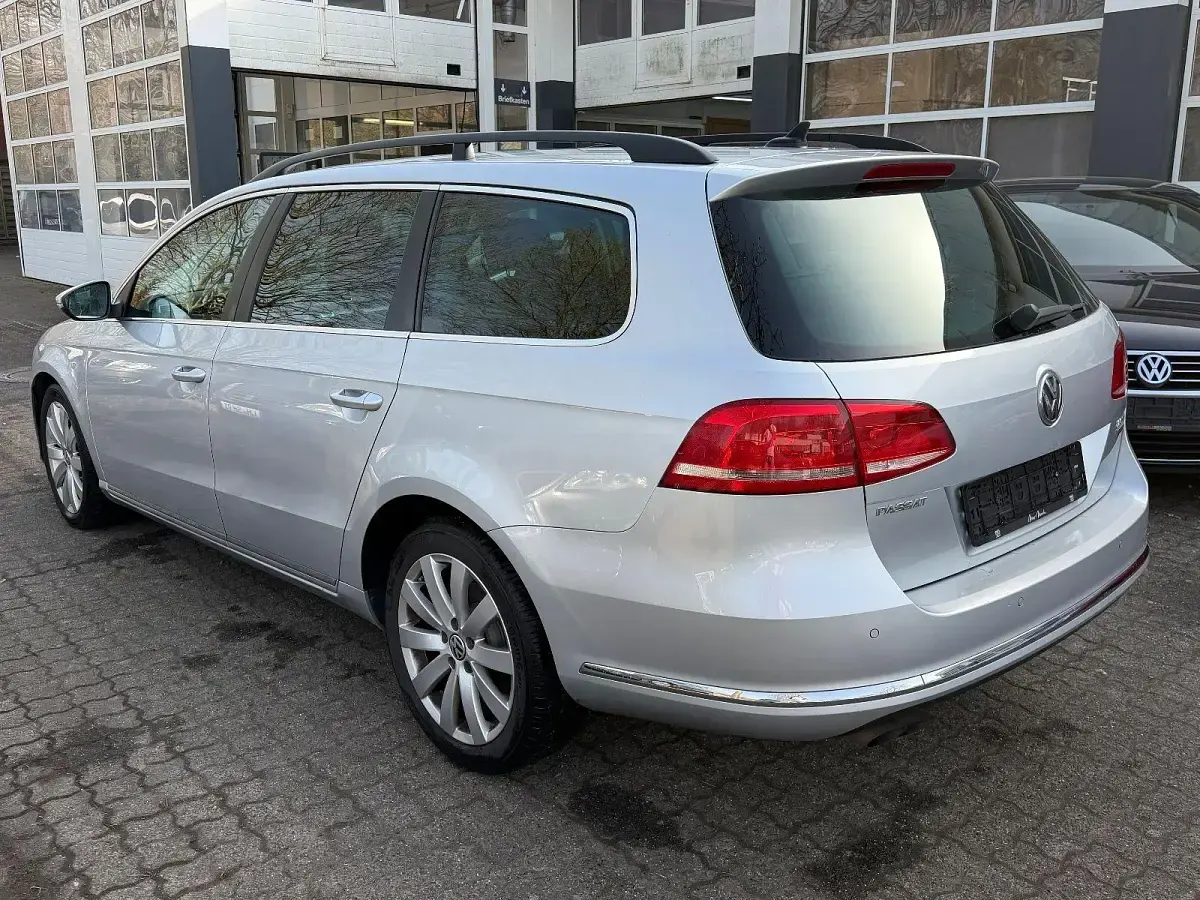 Używany VW Passat Comfortline 140 KM (102 kW) 2011 Srebrny Kombi