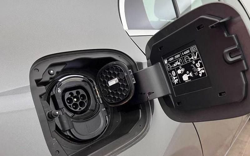 Gebraucht Mercedes A250 AMG line 160 PS (117 kW) 2020 Schwarz Limousine