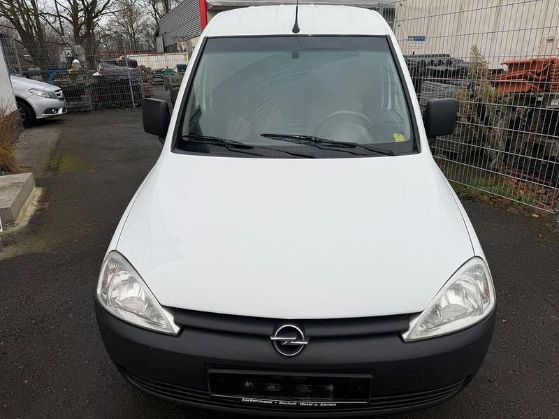 Gebraucht Opel Combo 65 PS (47 kW) 2004 Weiß Van / Kleinbus