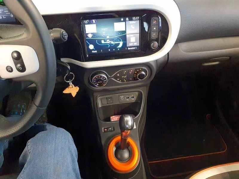 Gebraucht Renault Twingo Vibes 60 kW (82 PS) 2022 Valencia orange (metallic) Kleinwagen