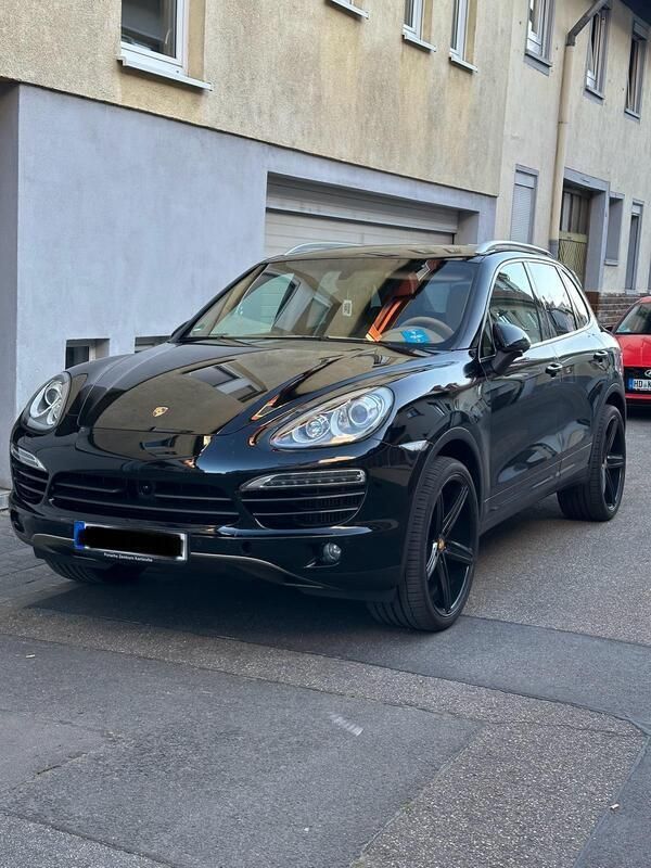 Schwarz Gebraucht 2010 Porsche Cayenne SUV | 20.000 € (Etwas zu teuer) - Bild 1/4