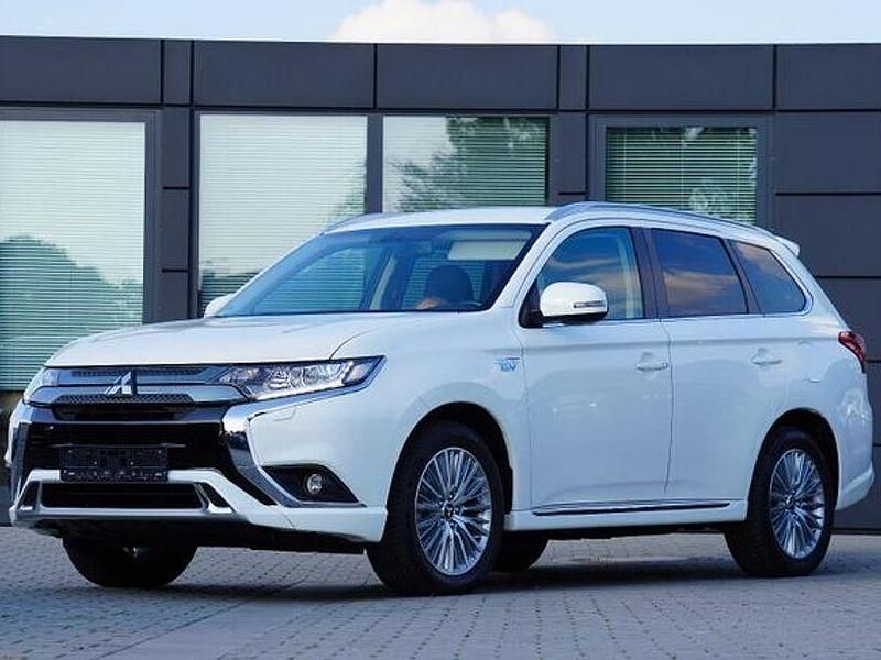 Frost white Gebraucht 2021 Mitsubishi Outlander P-HEV Spirit SUV | 25.980 € (Fairer Preis) - Bild 1/4