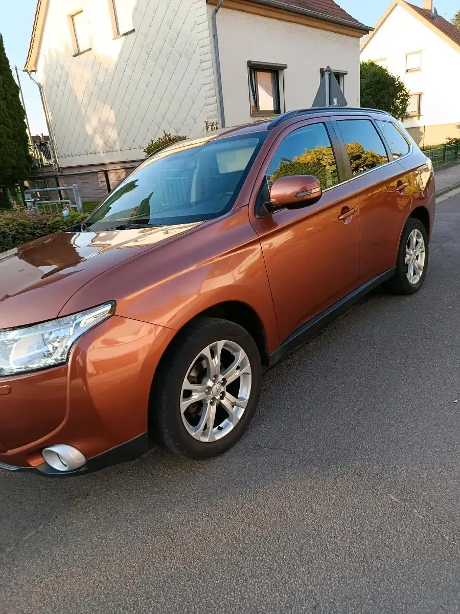 Gebraucht Mitsubishi Outlander Instyle 150 PS (110 kW) 2012 Braun SUV