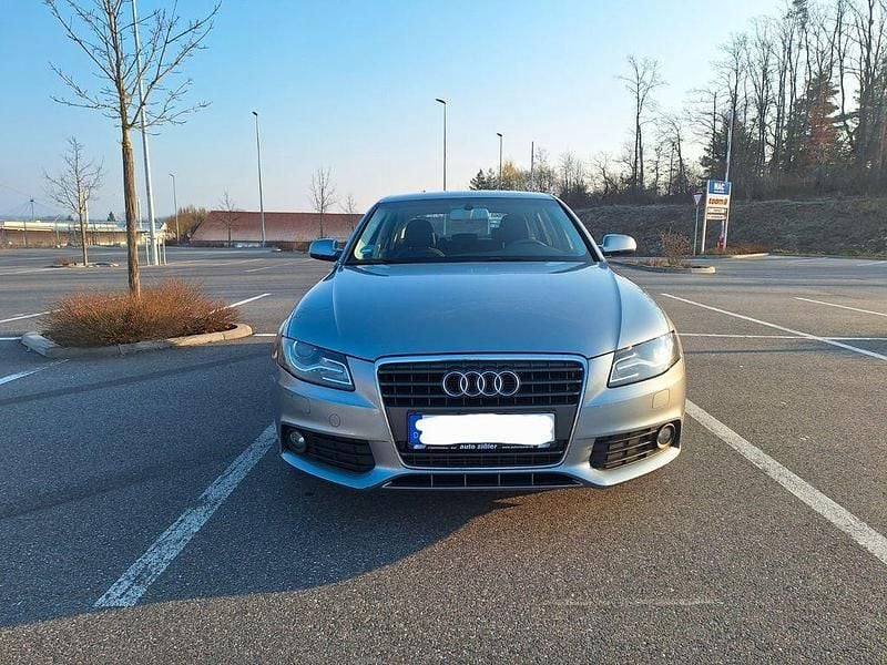 Second-hand Audi A4 Ambiente 120 CP (88 kW) 2012 Argintiu Berlinǎ