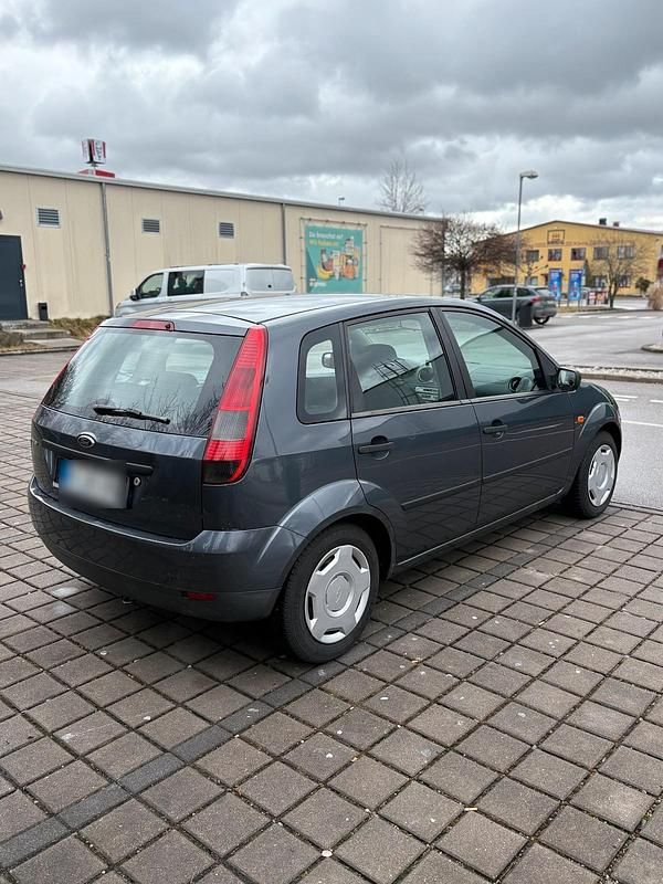 Gebraucht Ford Fiesta 69 PS (50 kW) 2004 Grau Kleinwagen