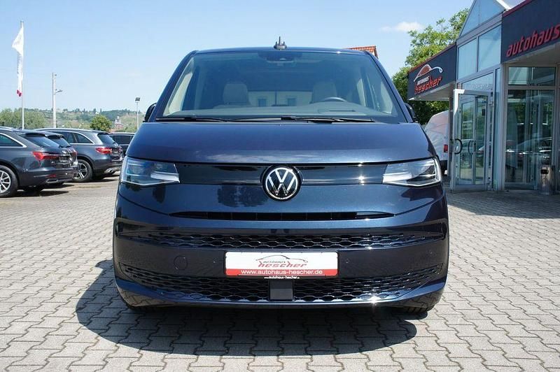 Gebraucht VW Multivan 150 PS (110 kW) 2023 Starlight blue metallic Van