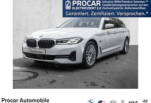 Gebraucht BMW 530e Sport Line 292 PS (214 kW) 2022 Weiß Kombi