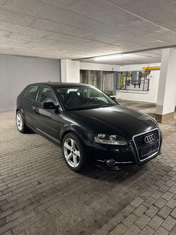 Gebraucht Audi A3 Ambition 105 PS (77 kW) 2012 Schwarz Limousine