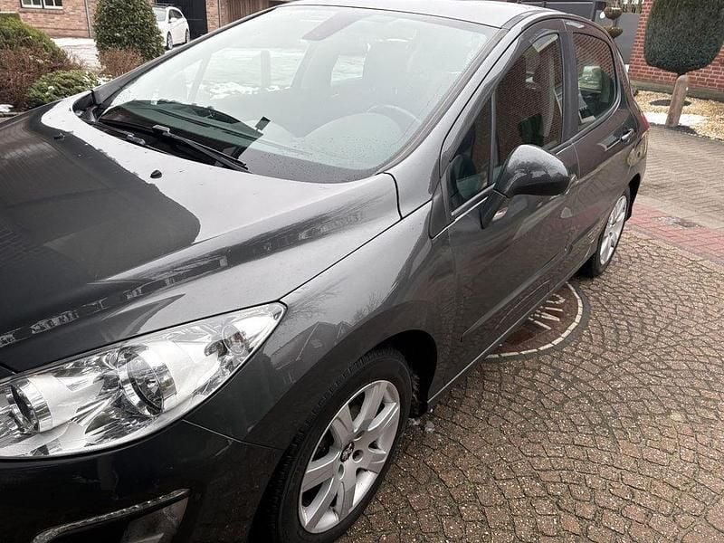 Gebraucht Peugeot 308 SW Active 111 PS (81 kW) 2012 Grau Kombi