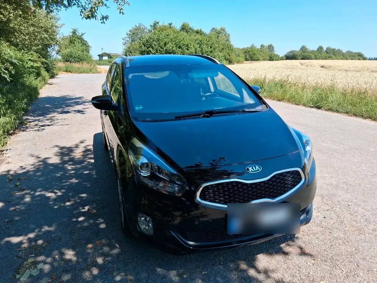 Gebraucht Kia Carens 140 PS (102 kW) 2016 Schwarz Van / Kleinbus