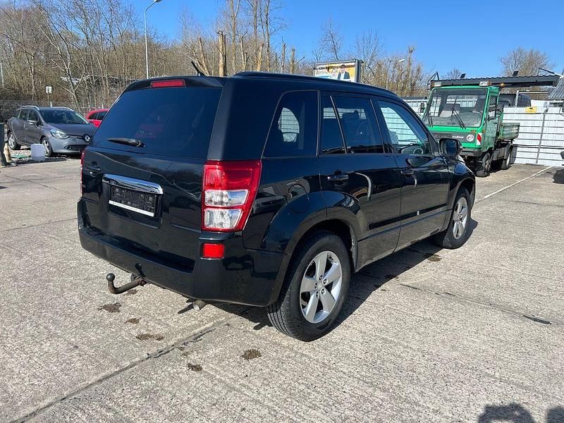 Gebraucht Suzuki Grand Vitara 129 PS (94 kW) 2010 Schwarz SUV