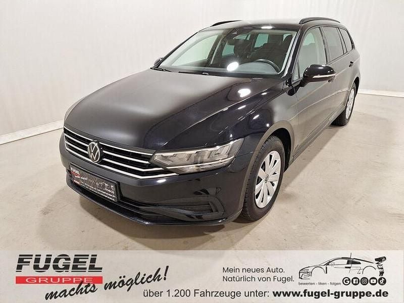 Gebraucht VW Passat 150 PS (110 kW) 2022 Deep black perleffekt Kombi