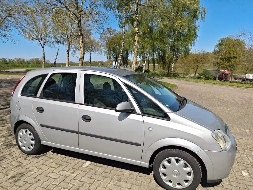 Gebraucht Opel Meriva 101 PS (74 kW) 2004 Silber Van / Kleinbus