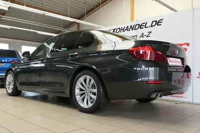 Gebraucht BMW 530 Sport Line 258 PS (189 kW) 2016 Sophistograu brillanteffekt me Limousine