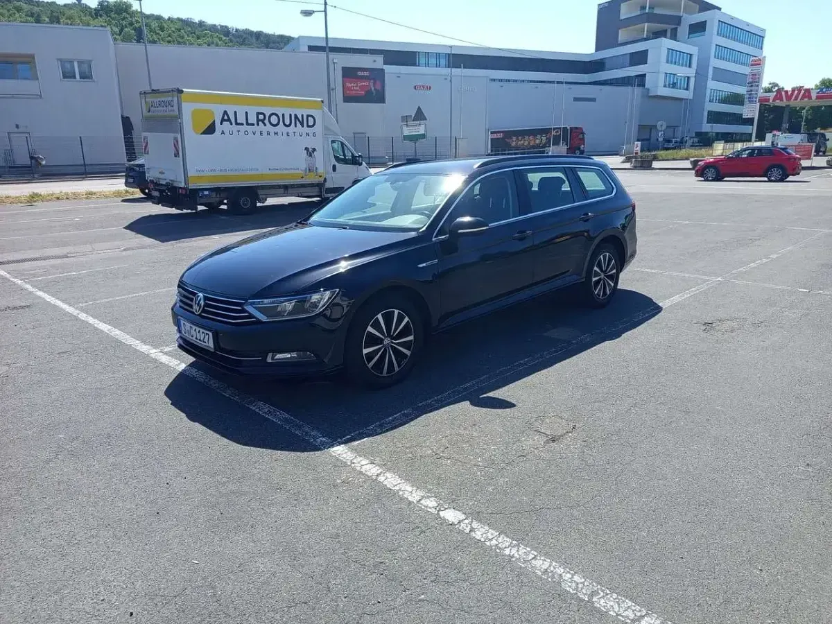 Gebraucht VW Passat Highline 150 PS (110 kW) 2017 Limousine