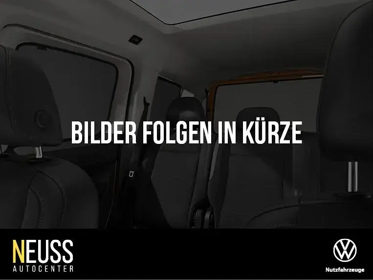 Second-hand VW Multivan Generation Six 150 CP (110 kW) 2022 Albastru Monovolum