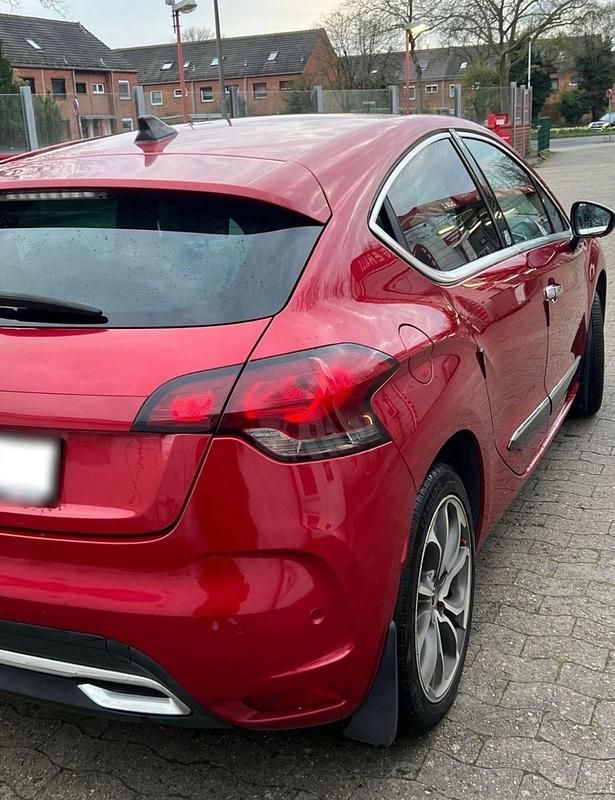 Gebraucht Citroën DS4 110 PS (80 kW) 2011 Rot Kleinwagen
