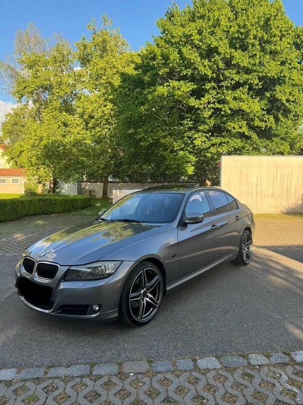 Grau Gebraucht 2011 BMW 320 Limousine | 6.599 € (Fairer Preis) - Bild 1/4