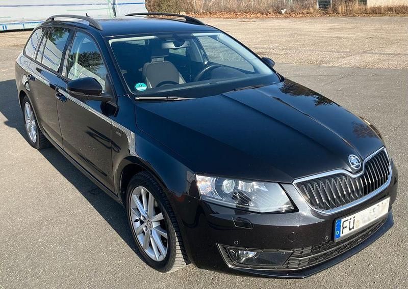 Schwarz Gebraucht 2016 Skoda Octavia Joy Kombi | 13.500 € (Fairer Preis) - Bild 1/4