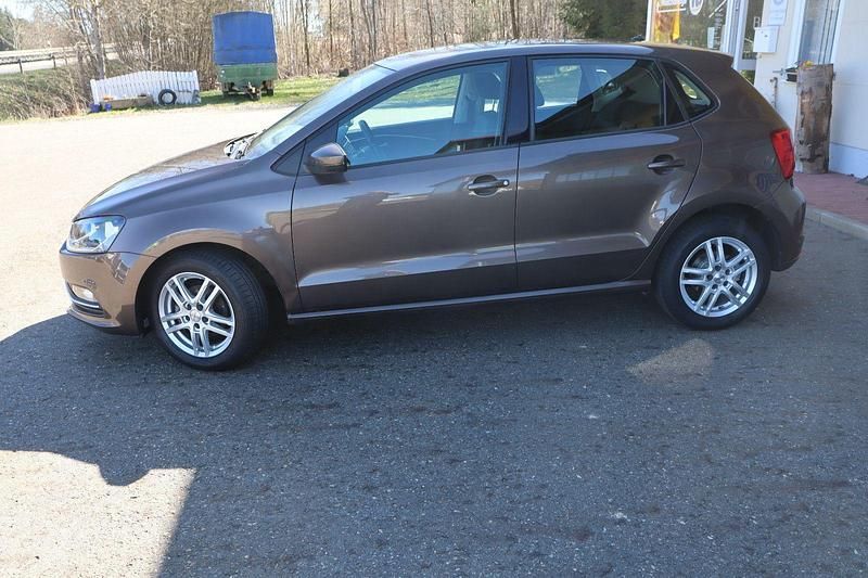 Gebraucht VW Polo Comfortline 90 PS (66 kW) 2016 Braun Kleinwagen