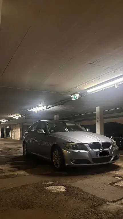 Gebraucht BMW 318 143 PS (105 kW) 2009 Limousine