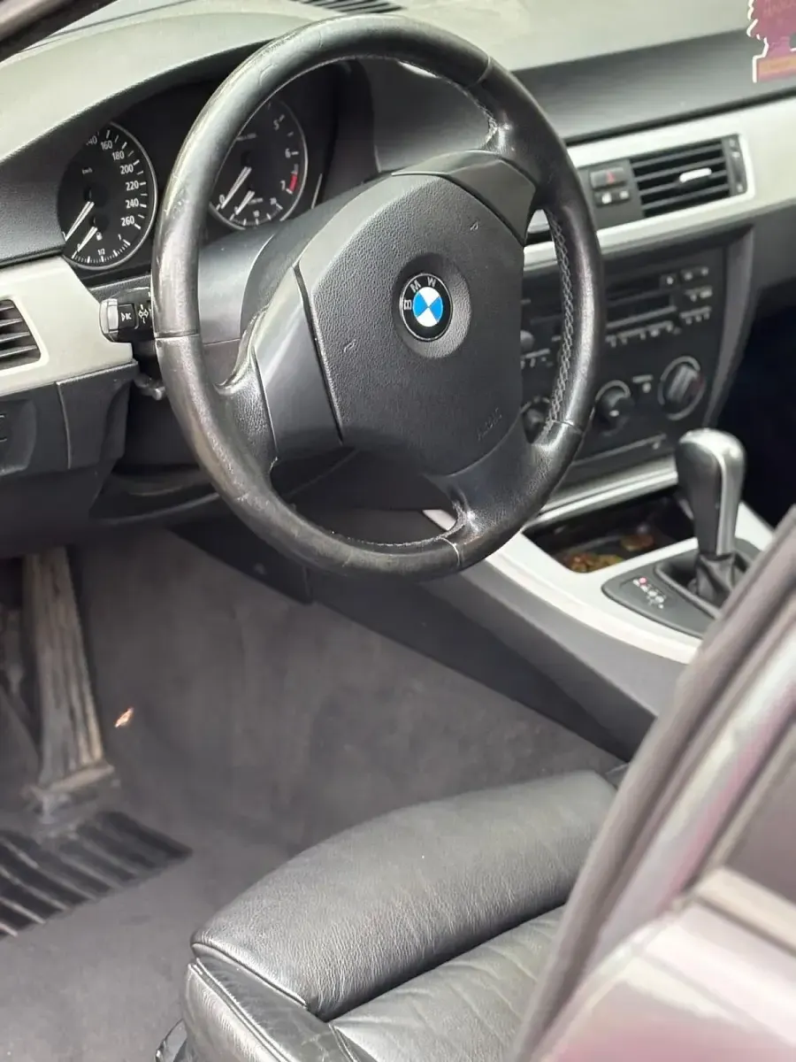 Gebraucht BMW 320 150 PS (110 kW) 2005 Grau Limousine