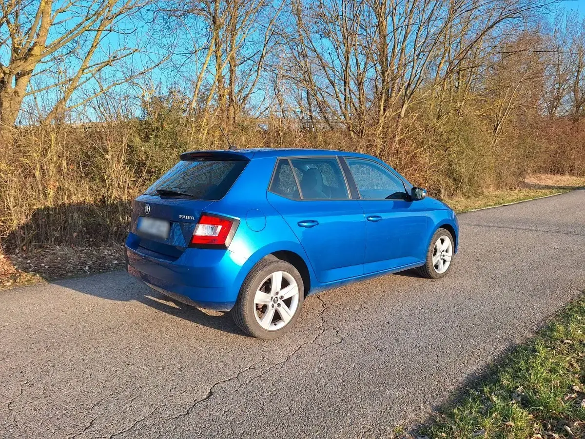 Używany Skoda Fabia 110 KM (80 kW) 2018 Niebieski Hatchback