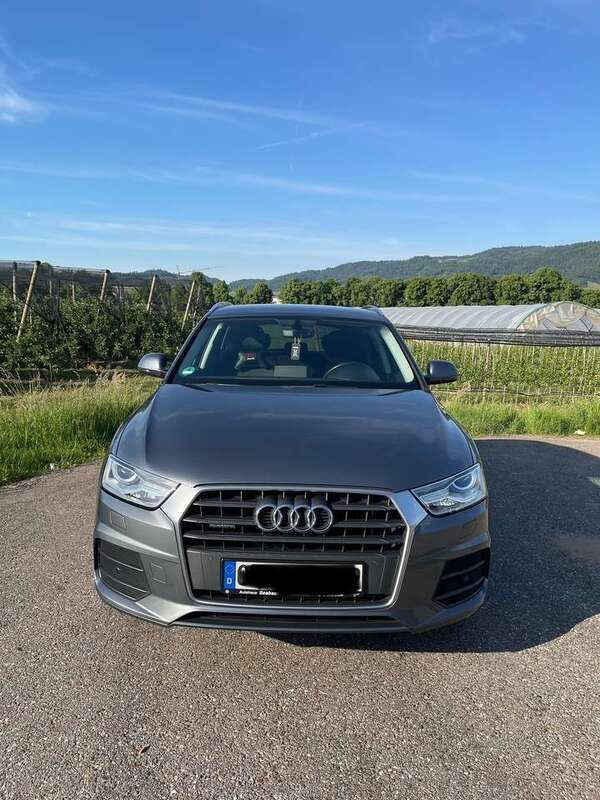 Grau Gebraucht 2017 Audi Q3 Sport SUV | 25.000 € (Teuer) - Bild 1/4