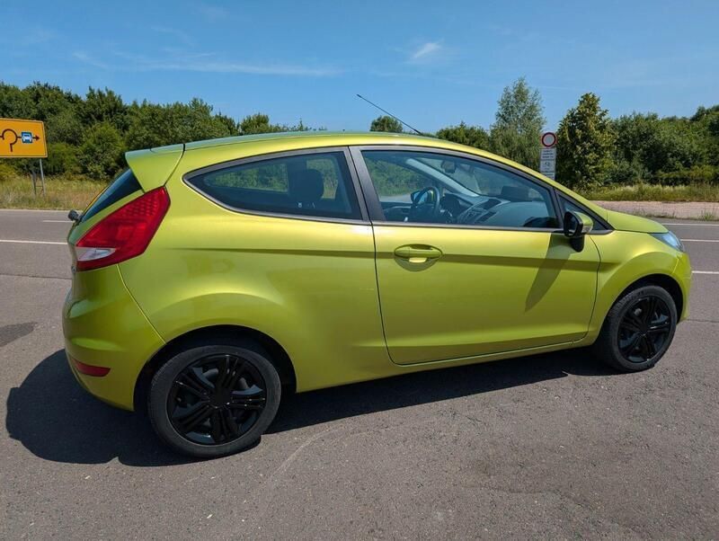 Grün Gebraucht 2010 Ford Fiesta Trend Kleinwagen | 4.000 € (Fairer Preis) - Bild 1/4