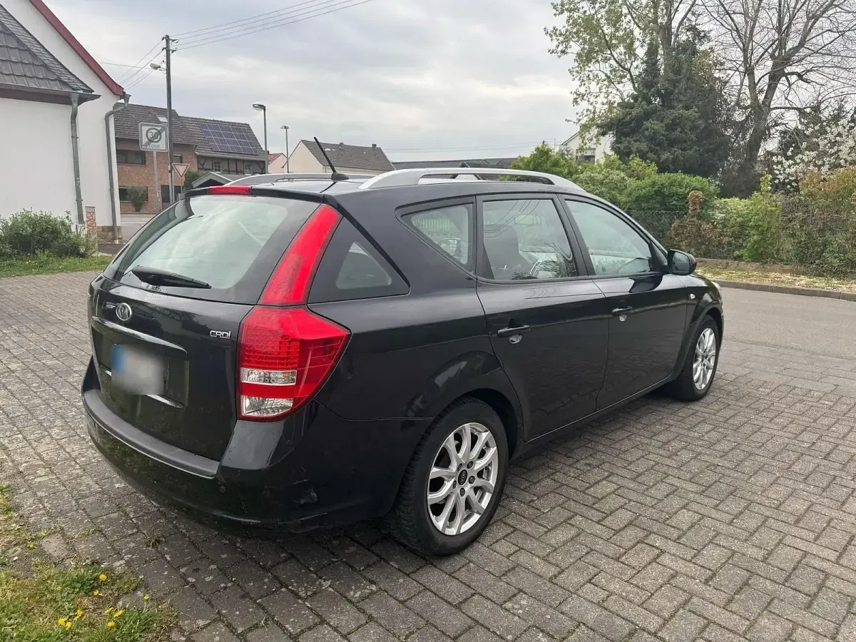 Usata Kia Ceed 116 CV (85 kW) 2012 Nero Utilitaria