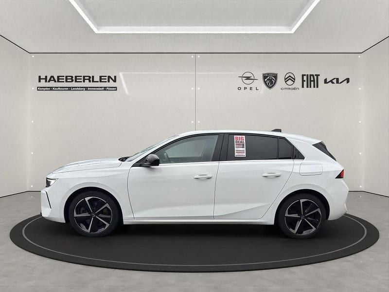 Używany Opel Astra Elegance 181 KM (133 kW) 2022 Biały Sedan/Limuzyna