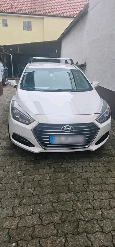 Weiß Gebraucht 2017 Hyundai i40 Limousine | 11.400 € (Guter Preis) - Bild 1/4