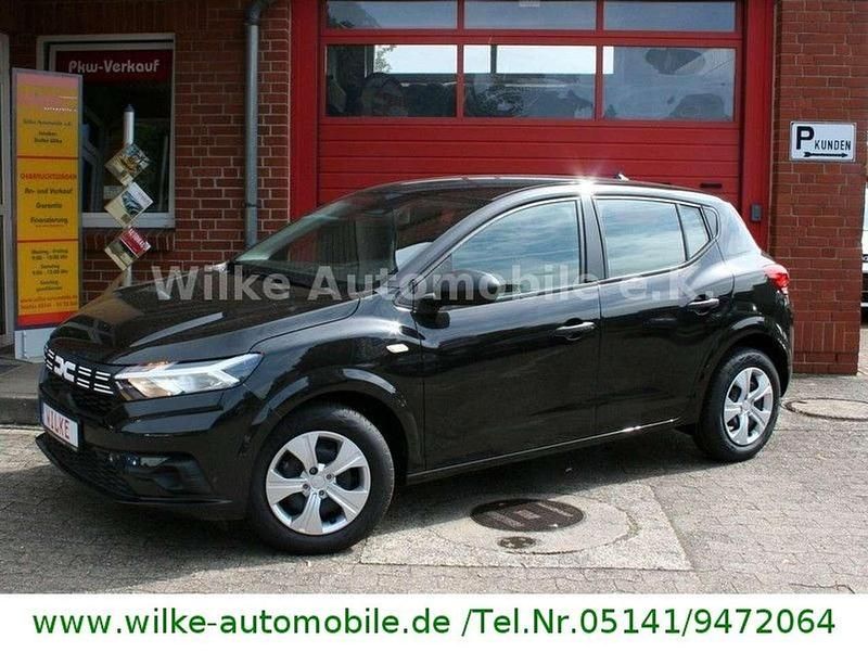 Schwarz Neu 2025 Dacia Sandero Essentiel Kleinwagen | 16.990 € (Fairer Preis) - Bild 1/4
