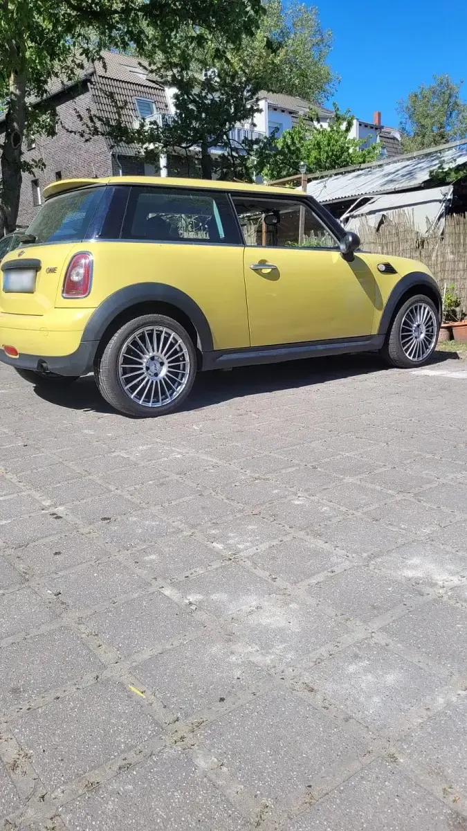 Usata Mini Cooper 98 CV (72 kW) 2010 Giallo Utilitaria