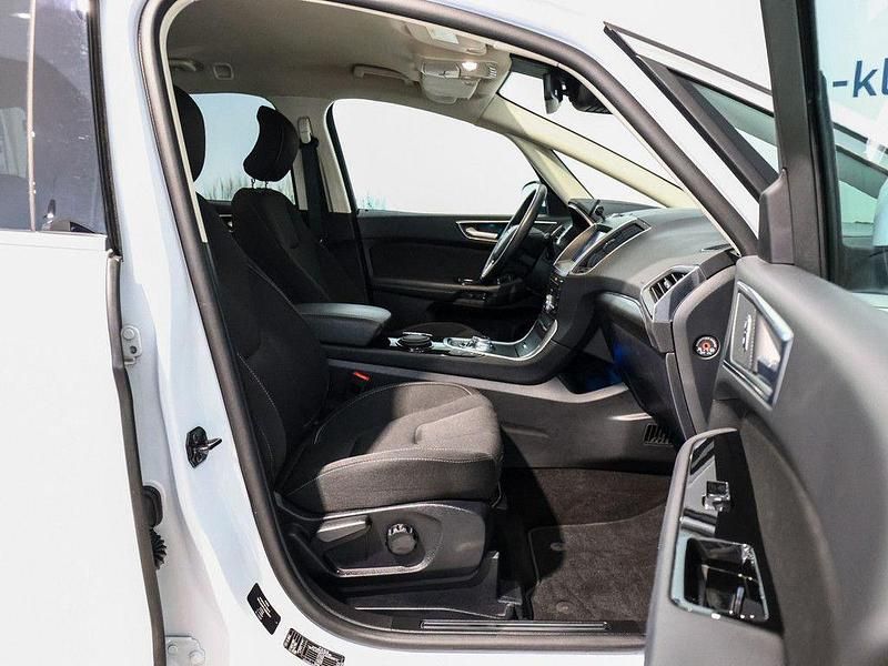 Gebraucht Ford S-MAX Titanium 150 PS (110 kW) 2022 Weiß Van / Kleinbus