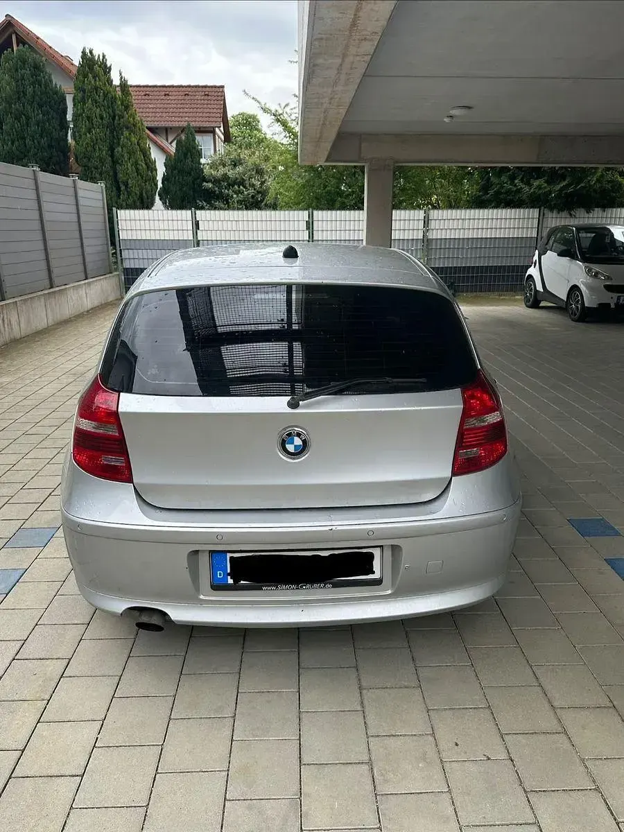 Gebraucht BMW 118 Lifestyle 143 PS (105 kW) 2011 Silber Kleinwagen