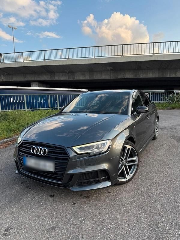 Grau Gebraucht 2020 Audi A3 S-Line Limousine | 25.000 € (Fairer Preis) - Bild 1/4