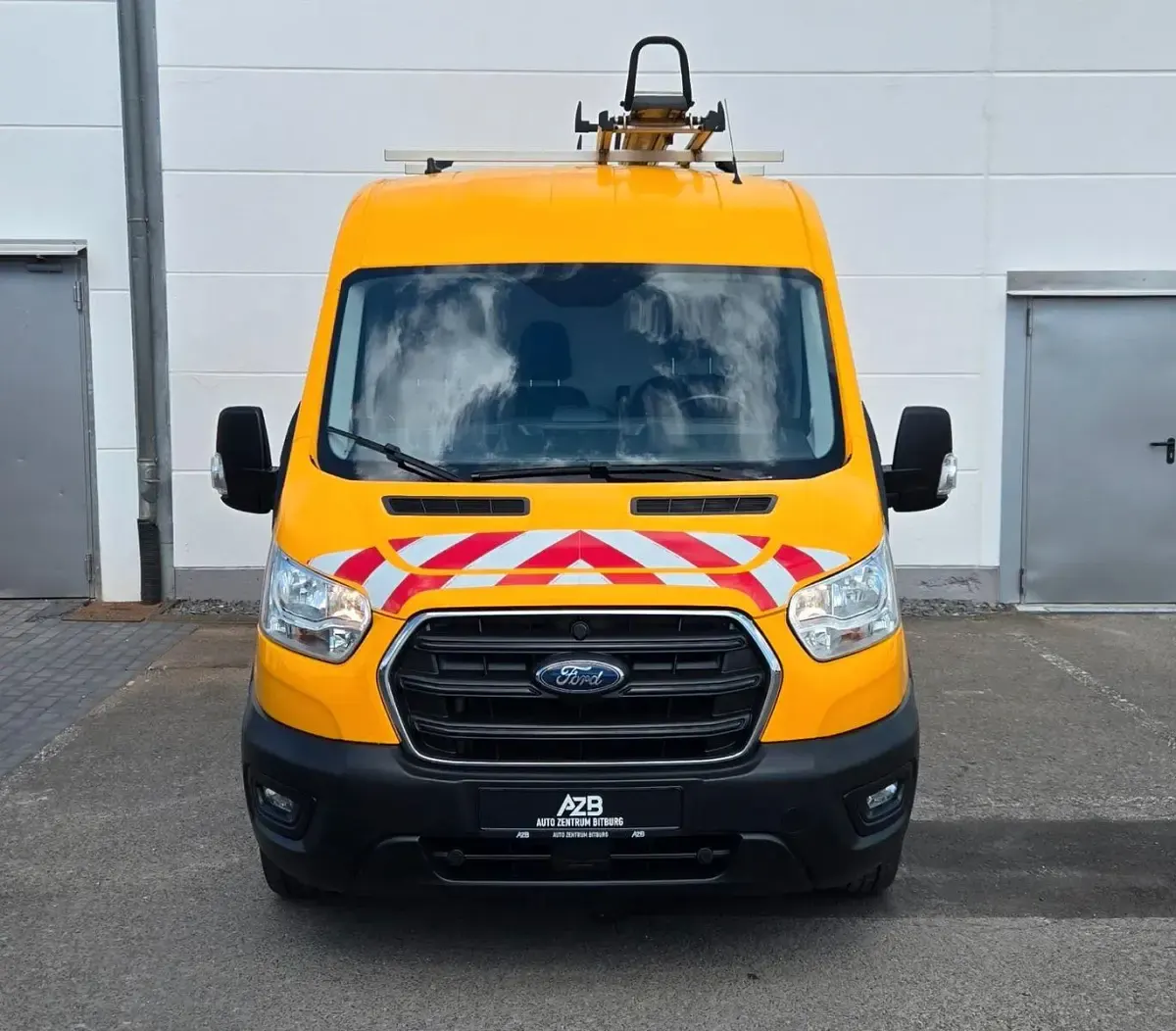 Gebraucht Ford Transit 131 PS (96 kW) 2021 Orange Van